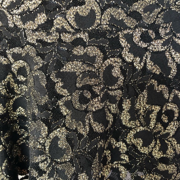 Fantastic gold with black blouse ✨👚✨ - Picture 2 of 7